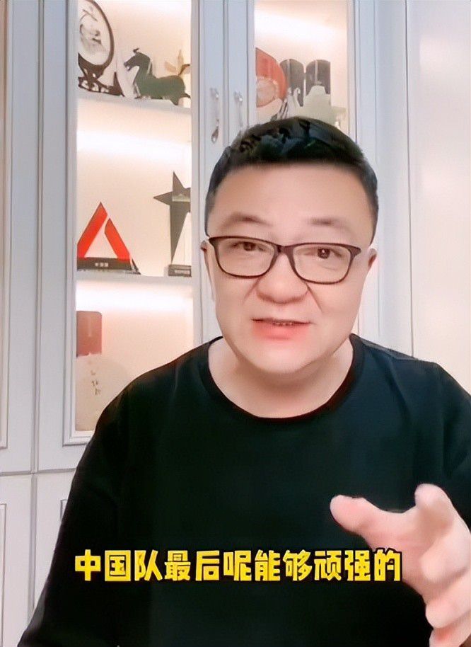 影片定名为《VENOM: Let There Be Carnage》，直接cue本次的大反派;屠杀（Carnage），LOGO也添加了;屠杀红光泽